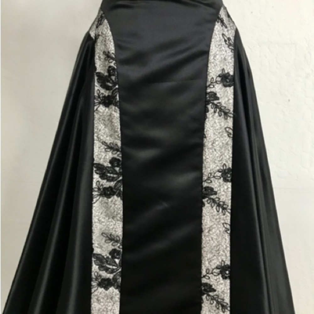 Alice + Olivia Dalya Strapless Ball Gown - Picture 10 of 11